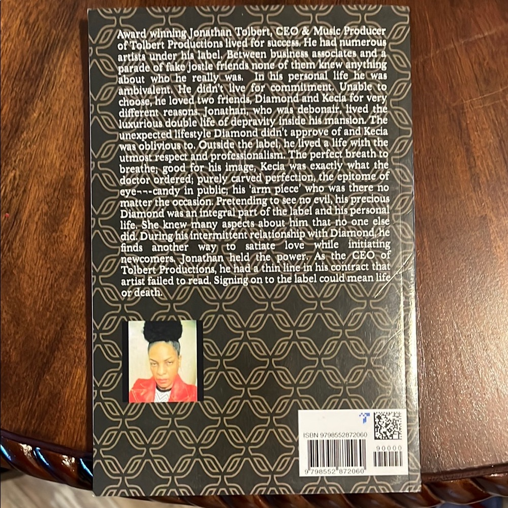 Geometric Design Book Cover - Picture 2 of 7